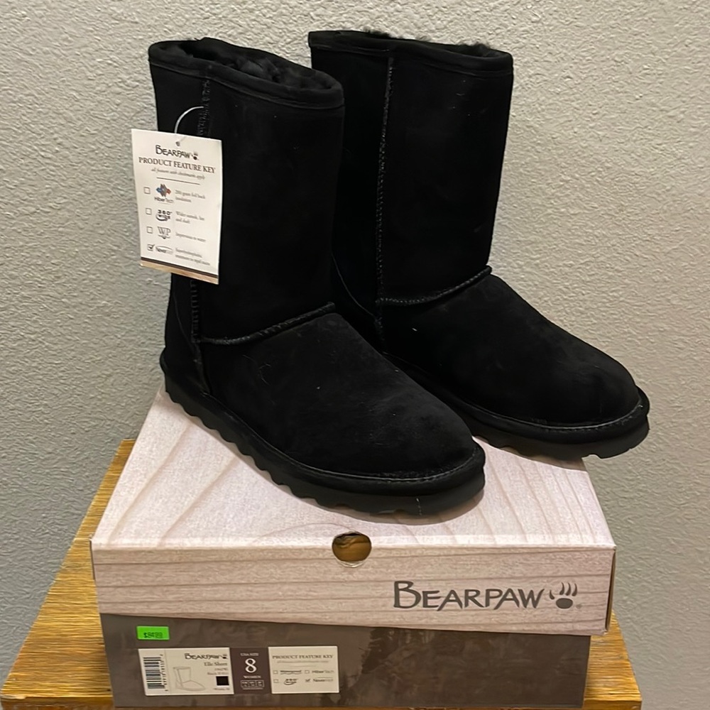 BearPaw Women’s Elle Short Boot, size 8
